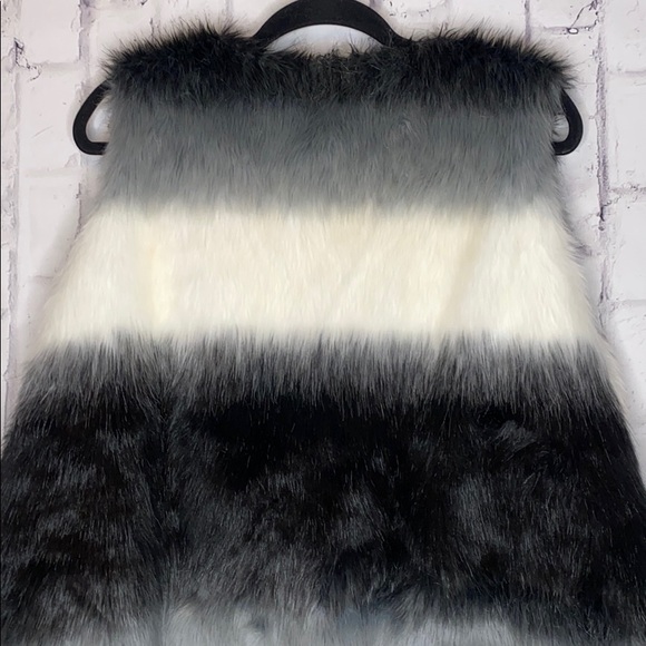 Melissa McCarthy Seven Vest - Picture 4 of 7